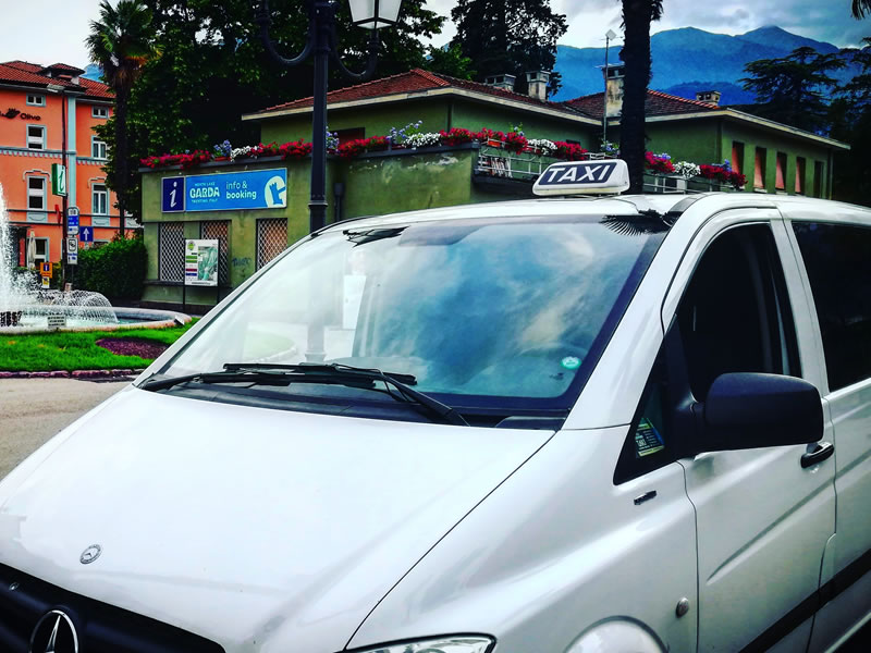 Taxi per stazioni e areoporti